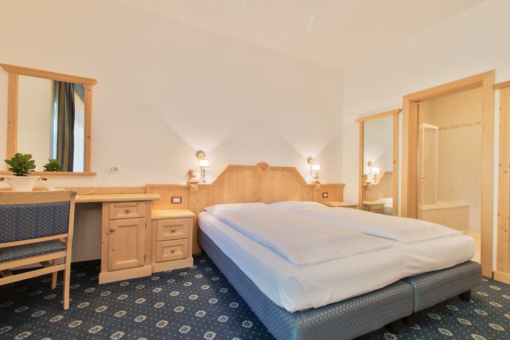 Garni La Dorada Aparthotel Colfosco Rom bilde