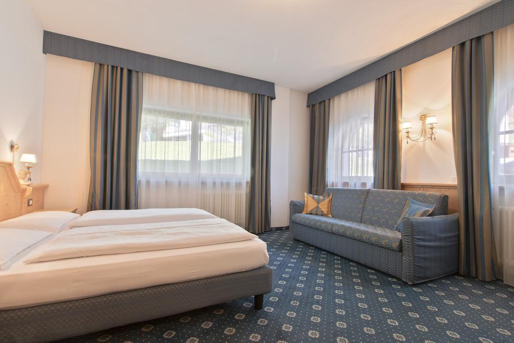 Garni La Dorada Aparthotel Colfosco Eksteriør bilde