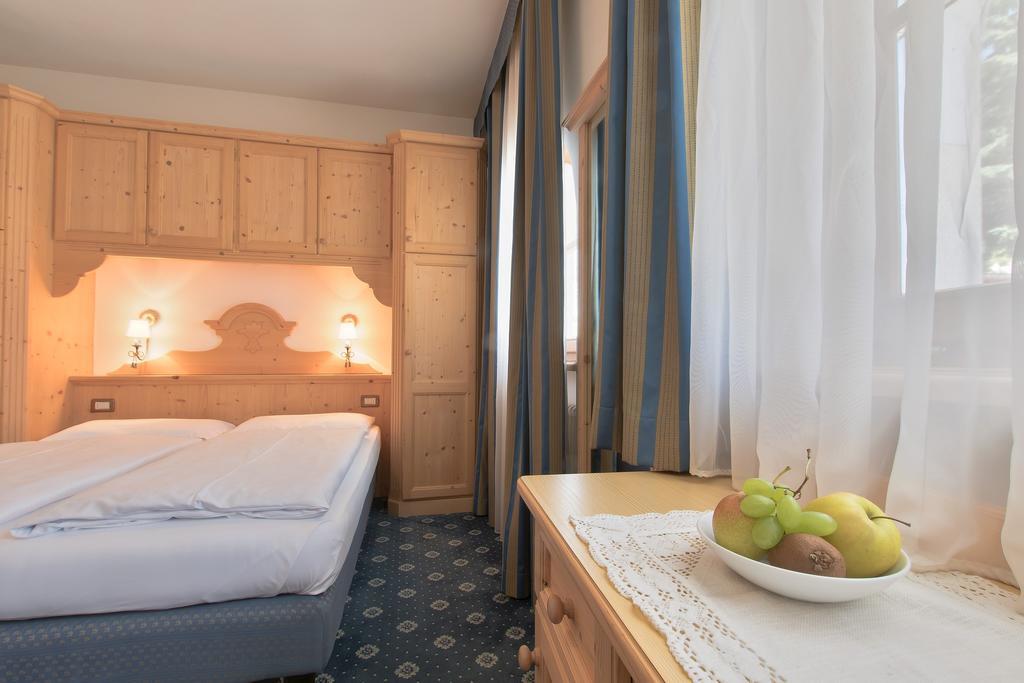 Garni La Dorada Aparthotel Colfosco Rom bilde