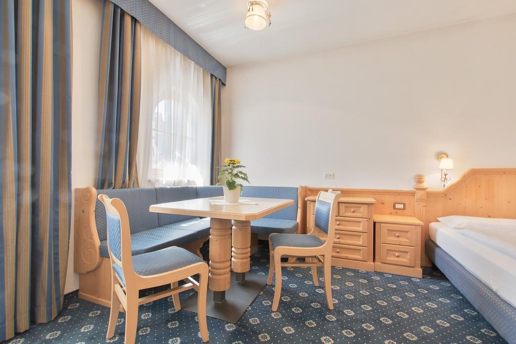 Garni La Dorada Aparthotel Colfosco Eksteriør bilde